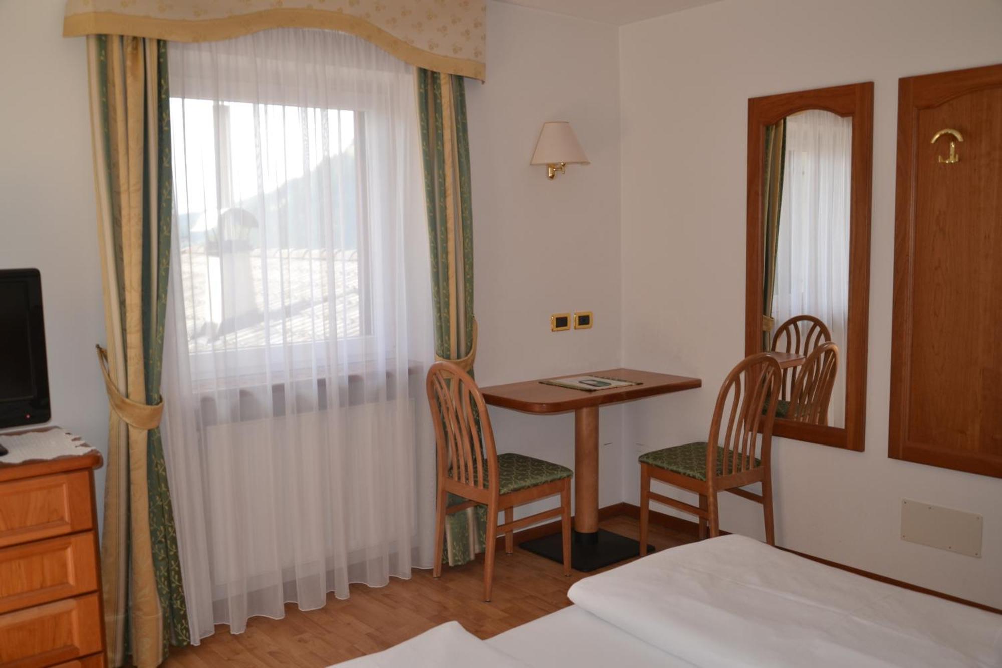 Hotel Scoiattolo Sëlva di Val Gardena Eksteriør billede
