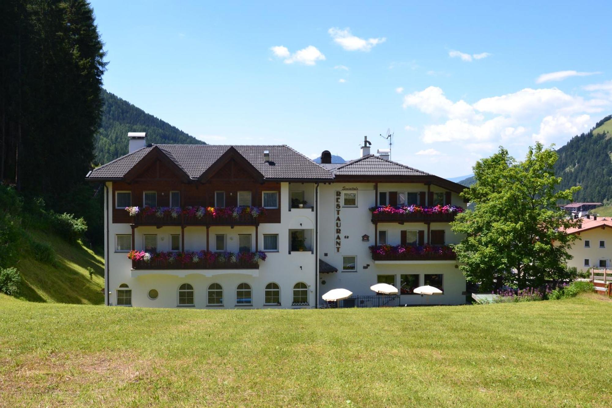 Hotel Scoiattolo Sëlva di Val Gardena Eksteriør billede