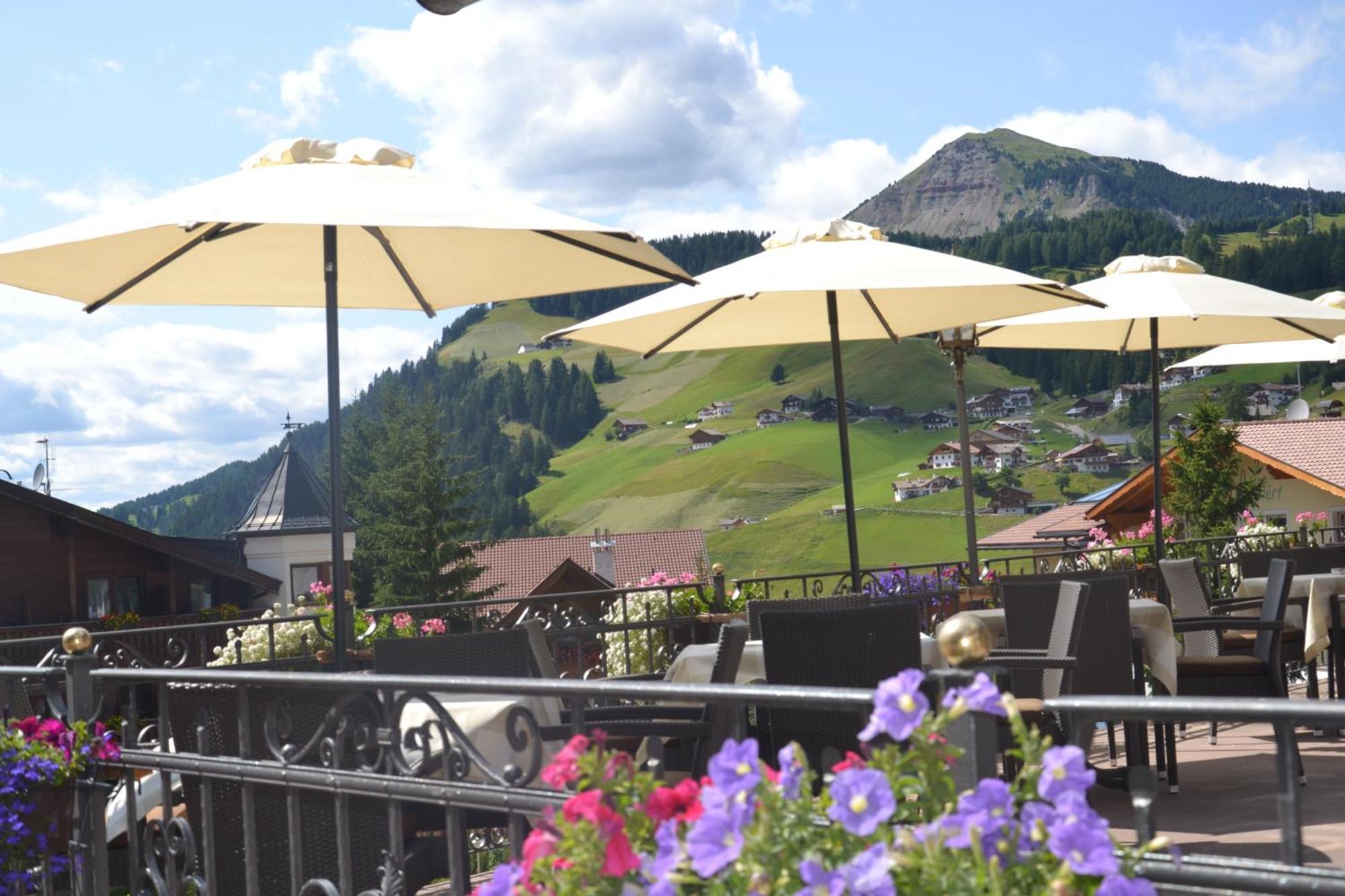 Hotel Scoiattolo Sëlva di Val Gardena Eksteriør billede
